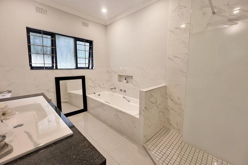 To Let 3 Bedroom Property for Rent in Sandown Gauteng