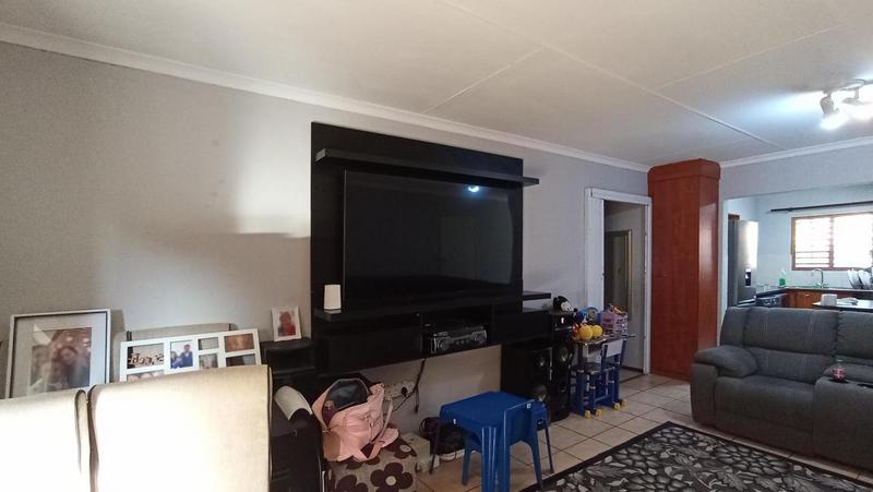 3 Bedroom Property for Sale in Amberfield Gauteng