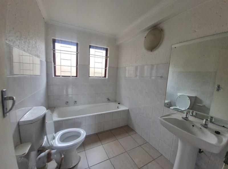 To Let 3 Bedroom Property for Rent in North Riding Gauteng