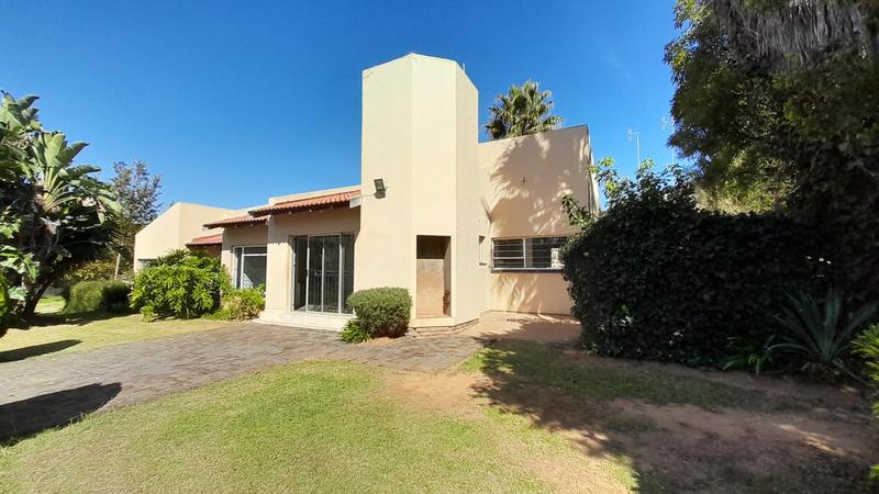 9 Bedroom Property for Sale in Glen Austin Gauteng