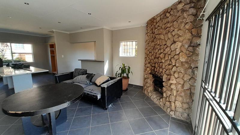 9 Bedroom Property for Sale in Glen Austin Gauteng