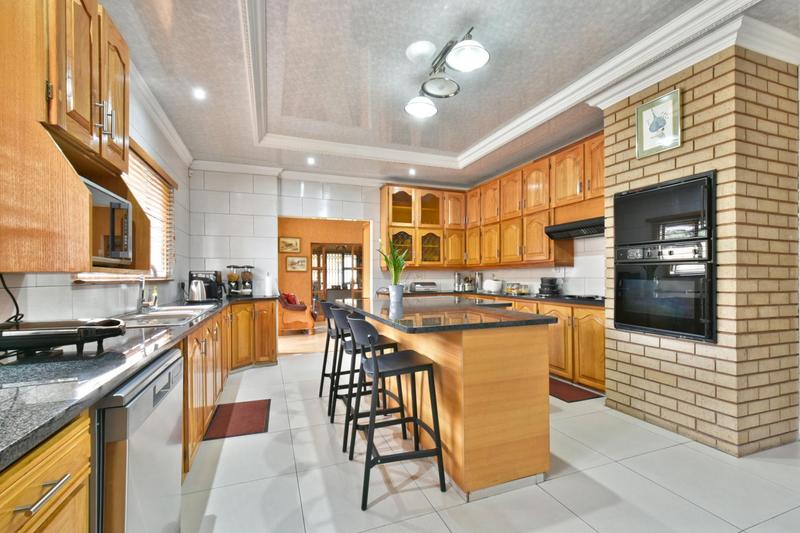 4 Bedroom Property for Sale in Glenanda Gauteng