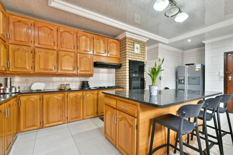 4 Bedroom Property for Sale in Glenanda Gauteng