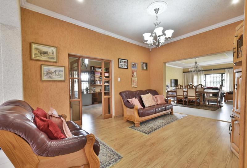 4 Bedroom Property for Sale in Glenanda Gauteng