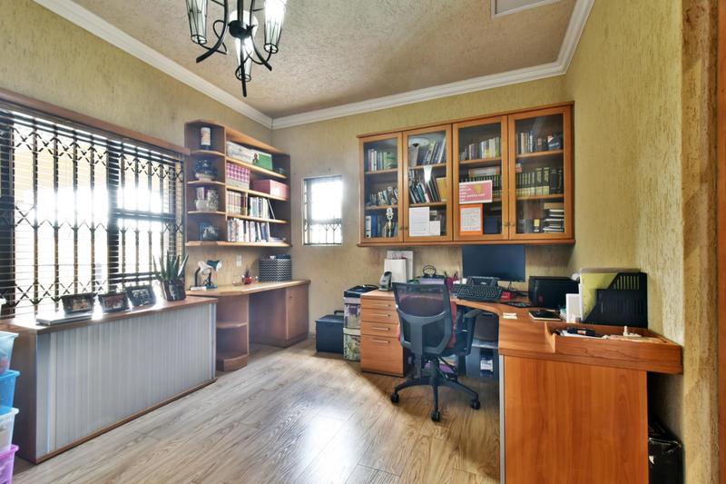 4 Bedroom Property for Sale in Glenanda Gauteng