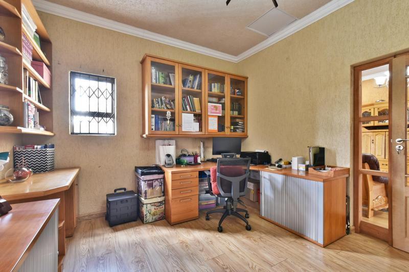 4 Bedroom Property for Sale in Glenanda Gauteng