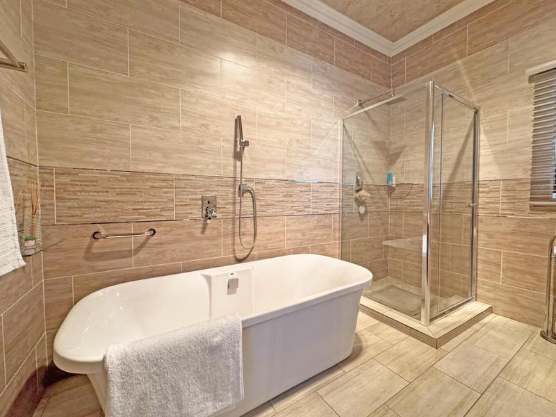 4 Bedroom Property for Sale in Glenanda Gauteng