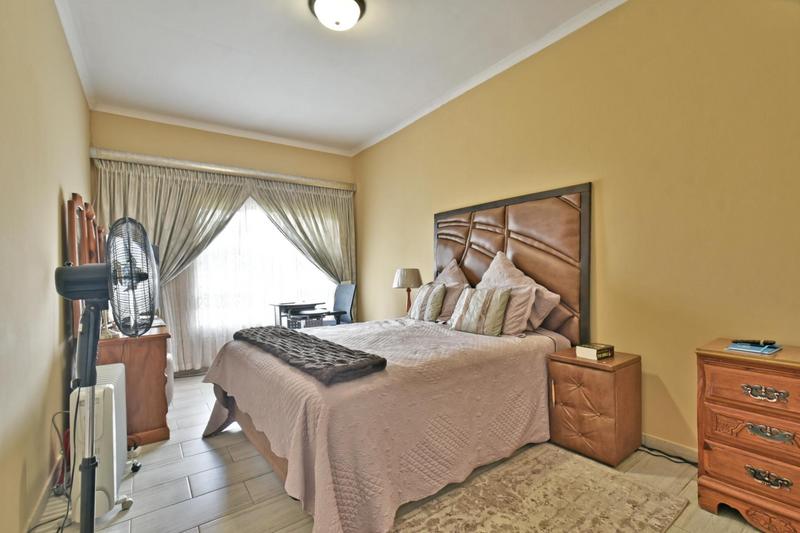 4 Bedroom Property for Sale in Glenanda Gauteng