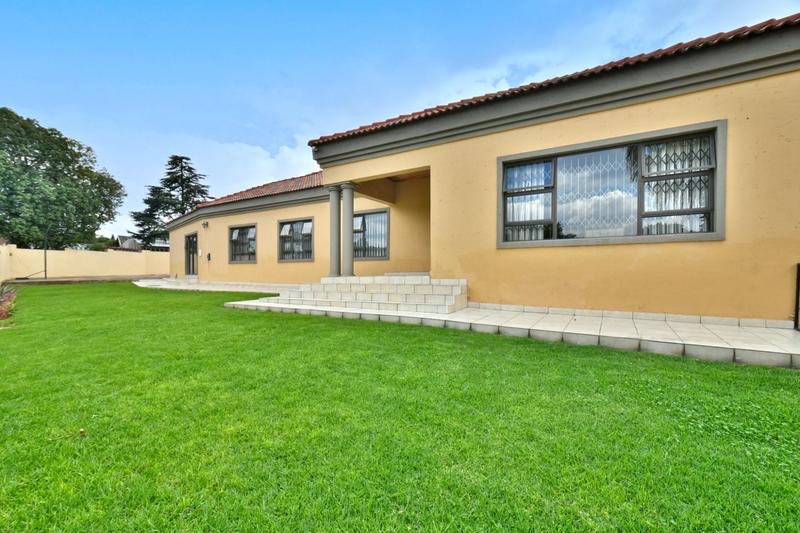 4 Bedroom Property for Sale in Glenanda Gauteng
