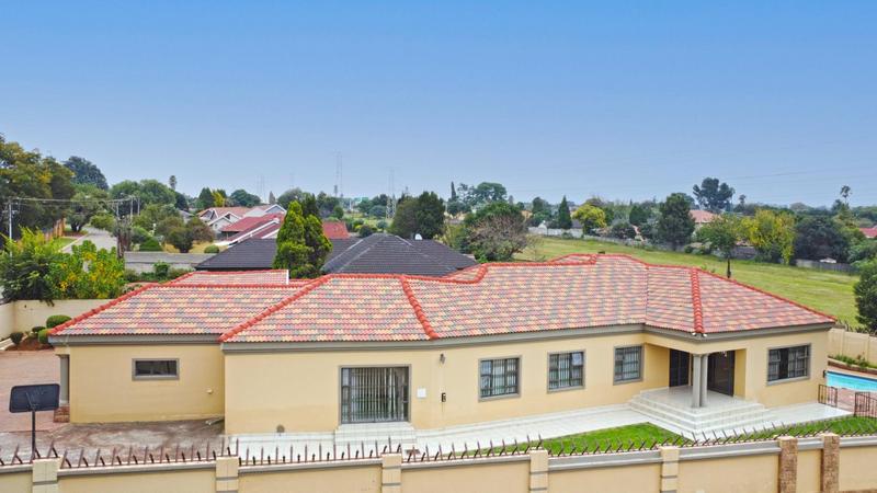 4 Bedroom Property for Sale in Glenanda Gauteng