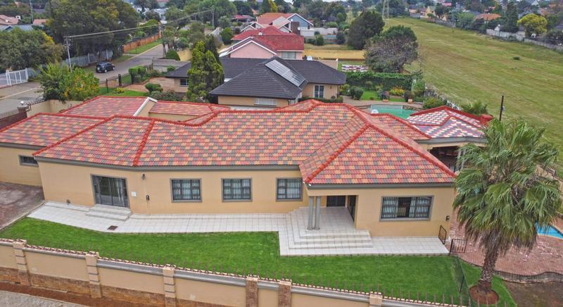 4 Bedroom Property for Sale in Glenanda Gauteng