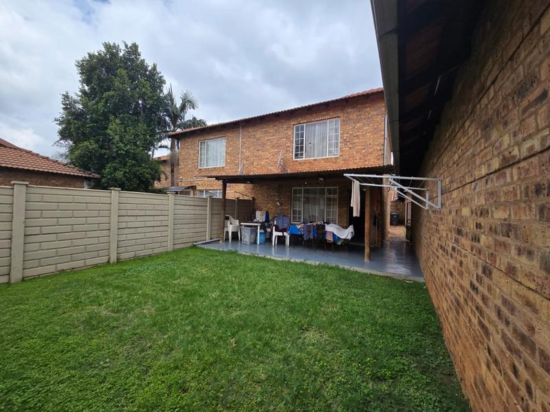 2 Bedroom Property for Sale in Annlin Gauteng