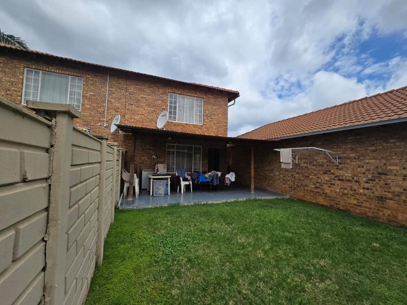 2 Bedroom Property for Sale in Annlin Gauteng