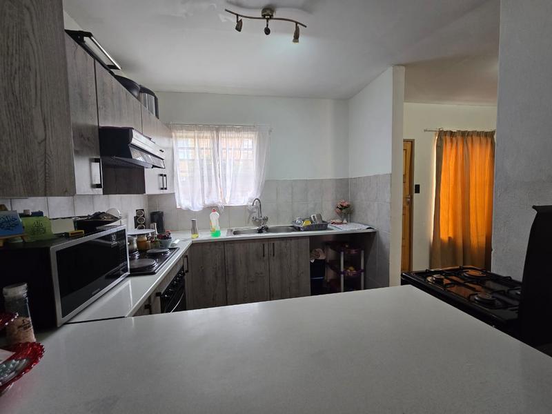 2 Bedroom Property for Sale in Annlin Gauteng