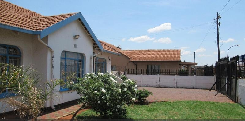 4 Bedroom Property for Sale in Lenasia South Gauteng