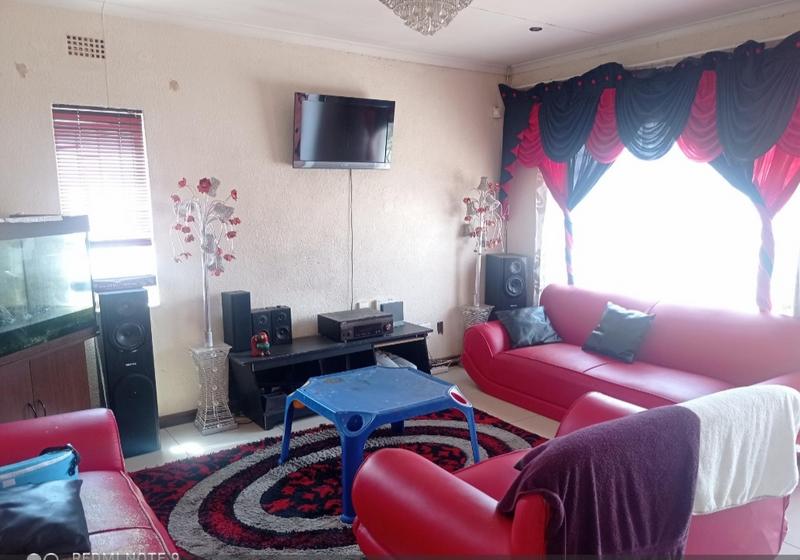 4 Bedroom Property for Sale in Lenasia South Gauteng