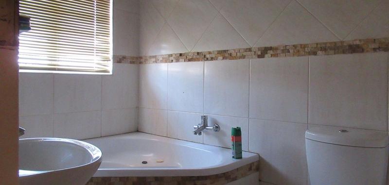 4 Bedroom Property for Sale in Lenasia South Gauteng