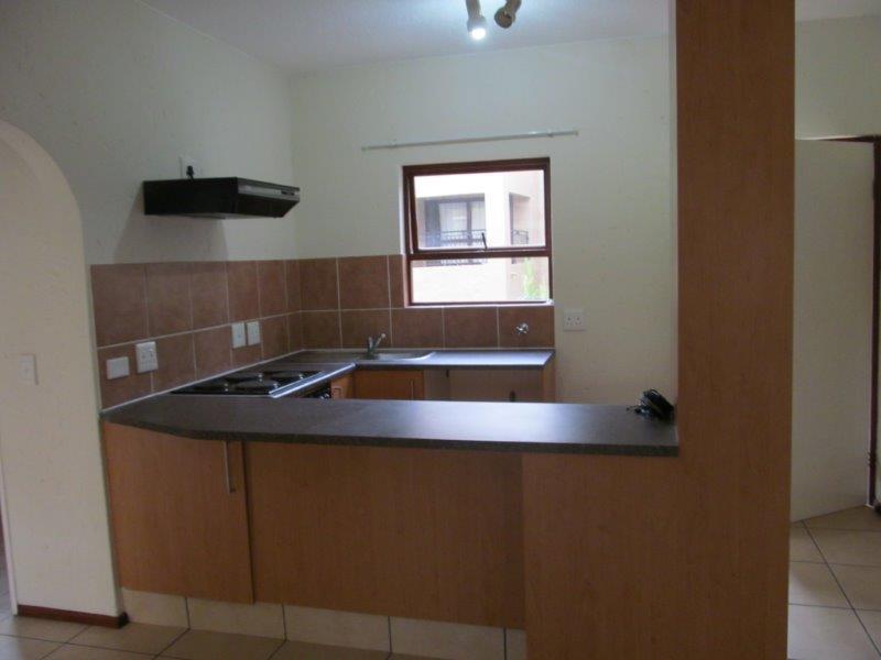 To Let 1 Bedroom Property for Rent in Pineslopes Gauteng
