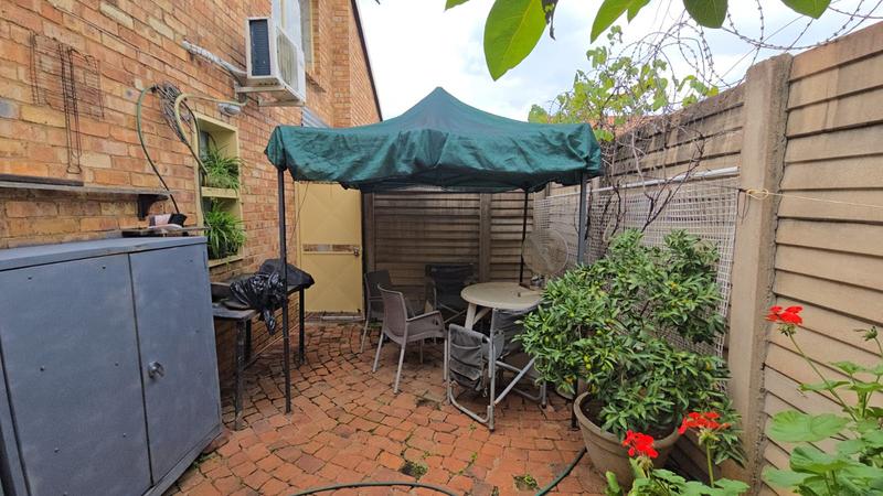 2 Bedroom Property for Sale in Annlin Gauteng