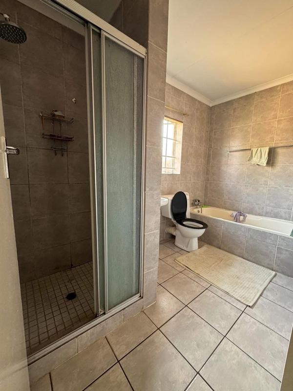 2 Bedroom Property for Sale in Annlin Gauteng