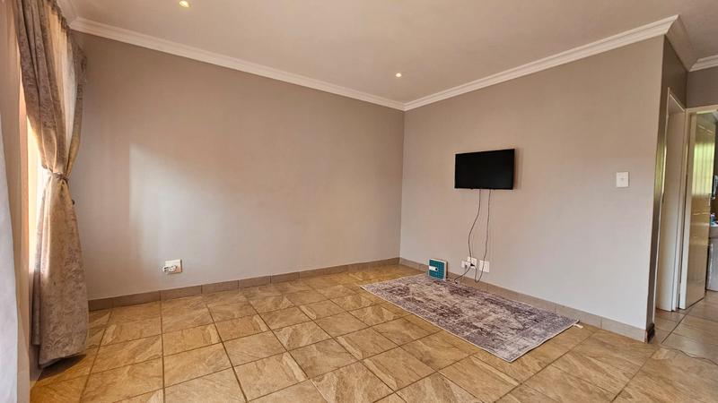 2 Bedroom Property for Sale in Montana Tuine Gauteng