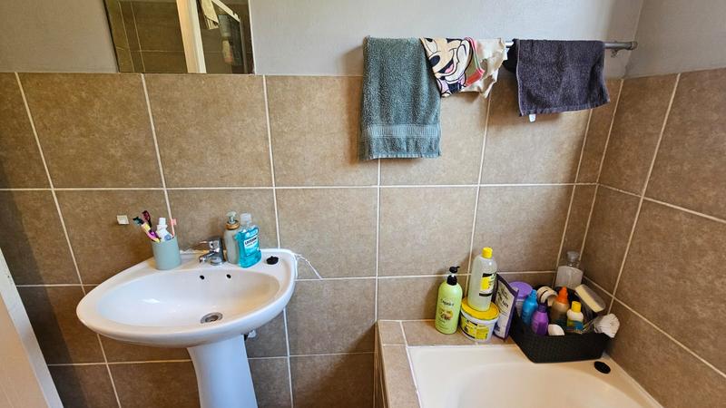 2 Bedroom Property for Sale in Montana Tuine Gauteng