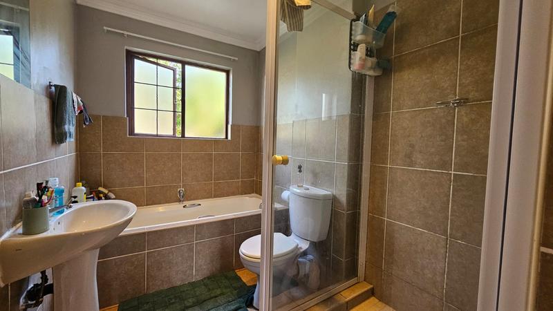 2 Bedroom Property for Sale in Montana Tuine Gauteng