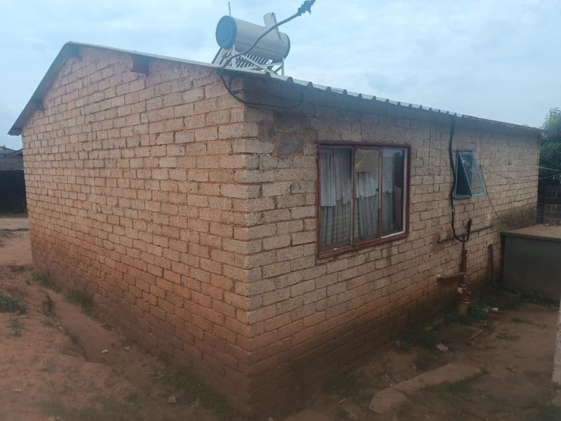 2 Bedroom Property for Sale in Tshepisong Gauteng
