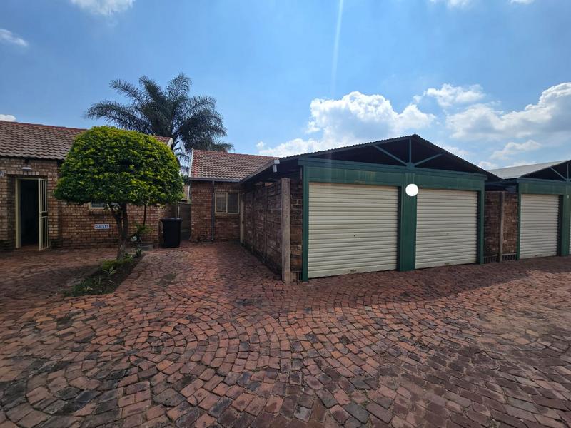 2 Bedroom Property for Sale in Annlin Gauteng
