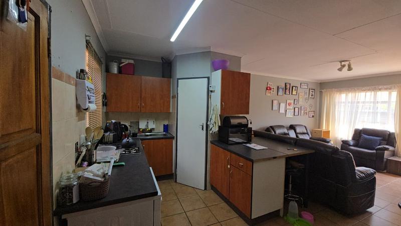 2 Bedroom Property for Sale in Annlin Gauteng