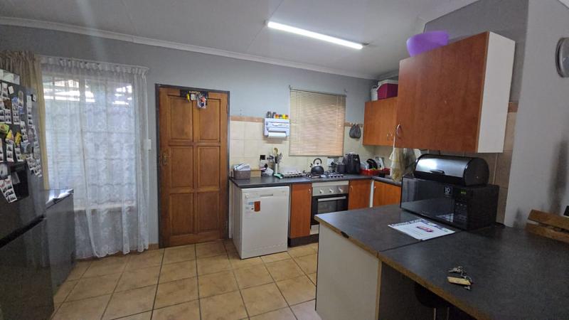 2 Bedroom Property for Sale in Annlin Gauteng