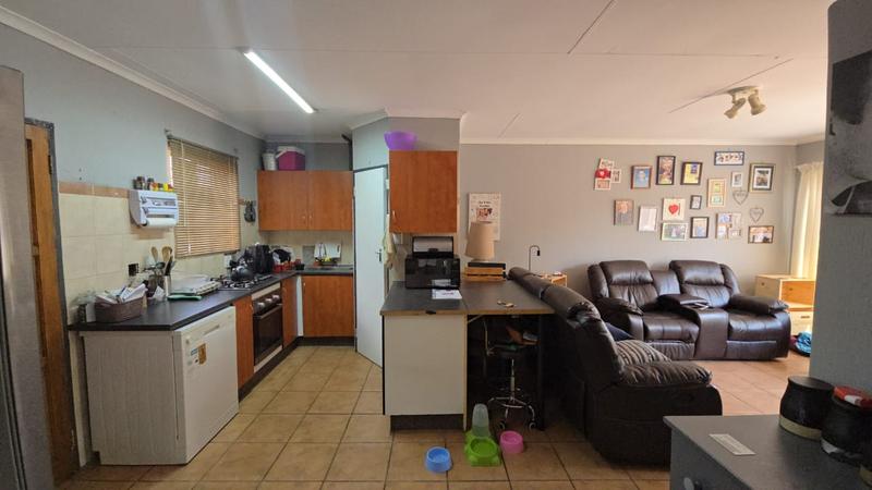2 Bedroom Property for Sale in Annlin Gauteng