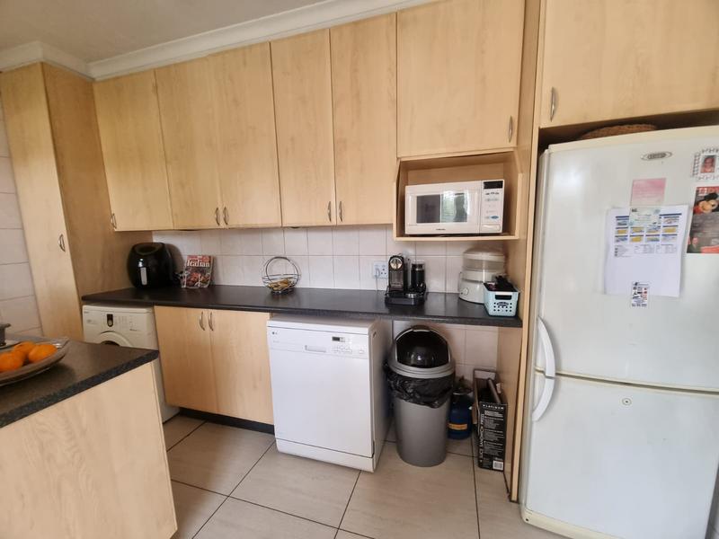 3 Bedroom Property for Sale in Brackendowns Gauteng