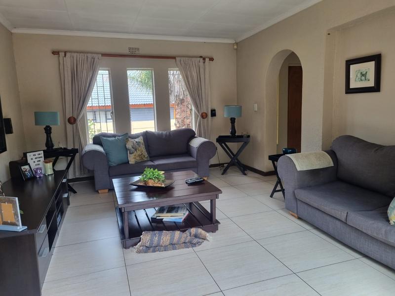 3 Bedroom Property for Sale in Brackendowns Gauteng
