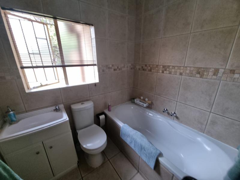 3 Bedroom Property for Sale in Brackendowns Gauteng