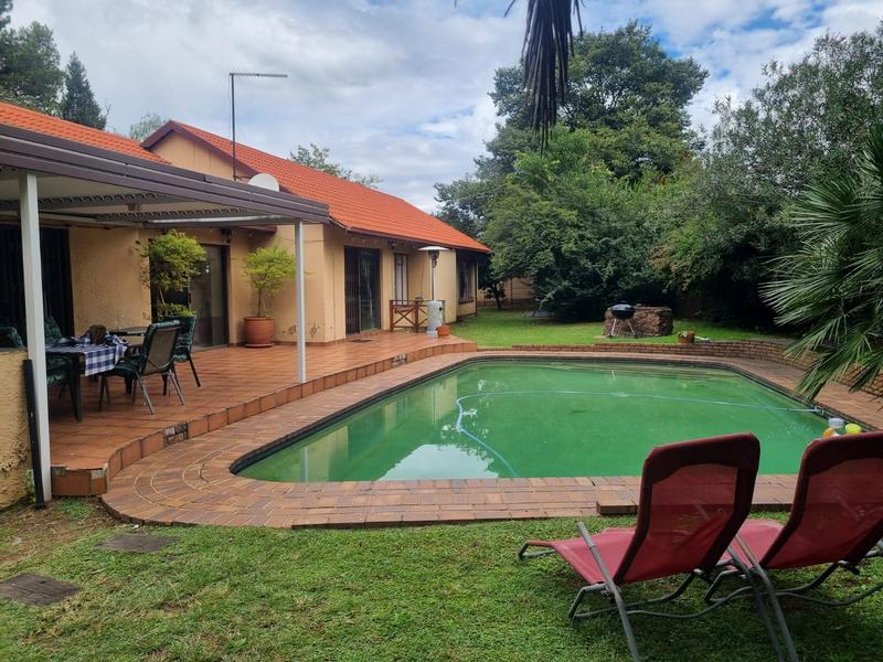 3 Bedroom Property for Sale in Brackendowns Gauteng