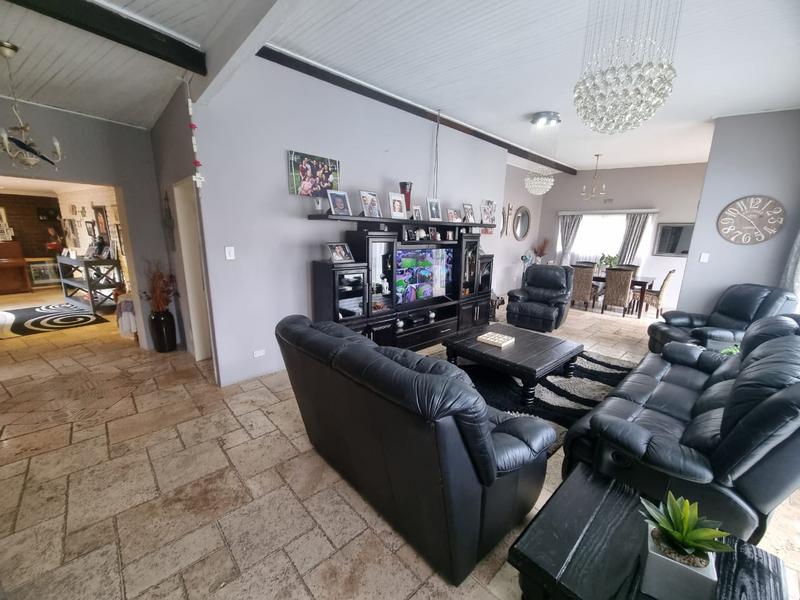 4 Bedroom Property for Sale in Brackenhurst Gauteng