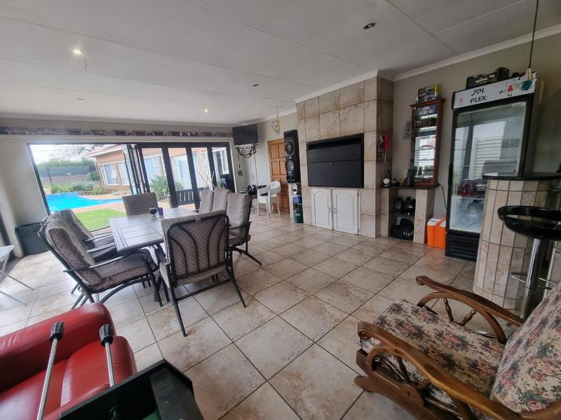 4 Bedroom Property for Sale in Brackenhurst Gauteng