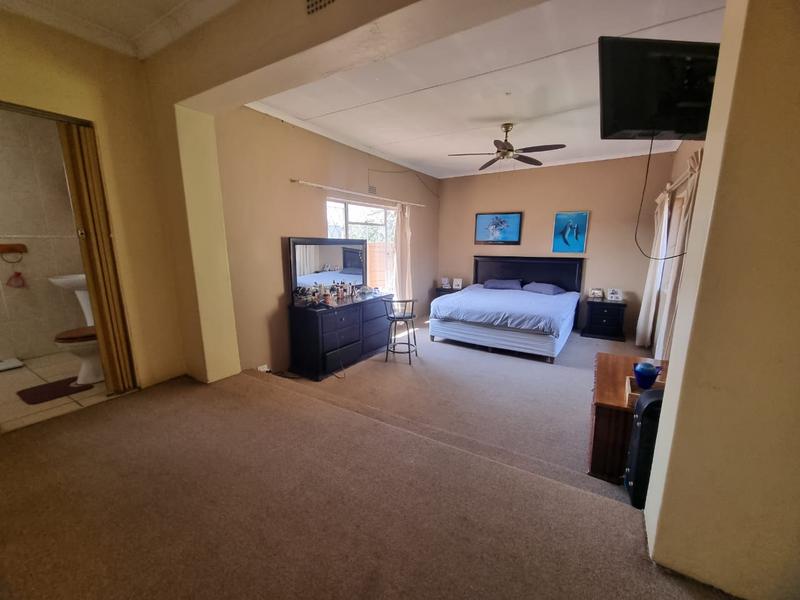 3 Bedroom Property for Sale in Verwoerdpark Gauteng