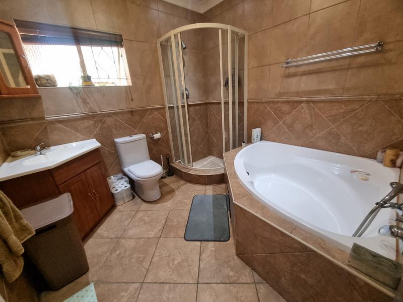 3 Bedroom Property for Sale in Verwoerdpark Gauteng