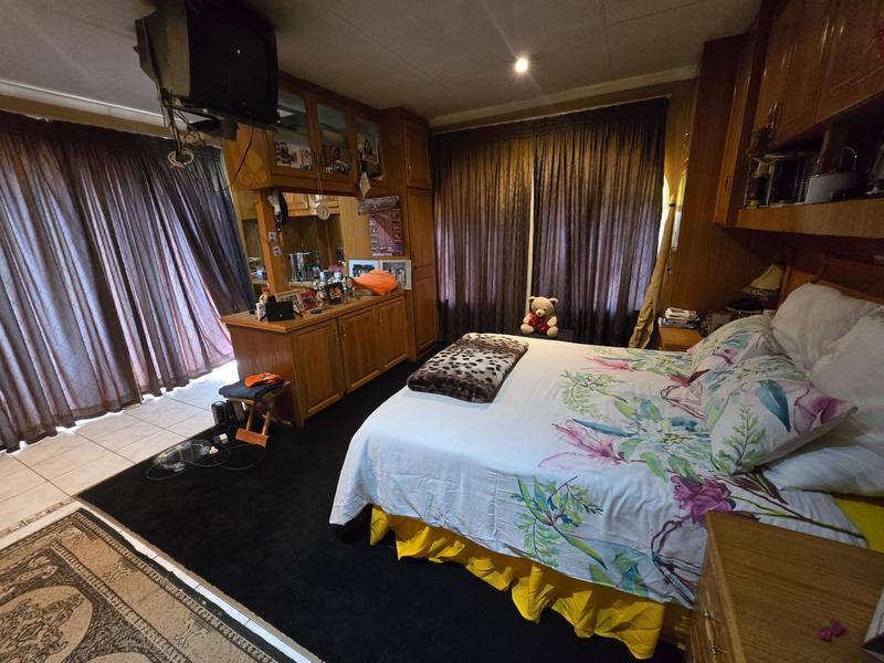 4 Bedroom Property for Sale in Lenasia South Gauteng