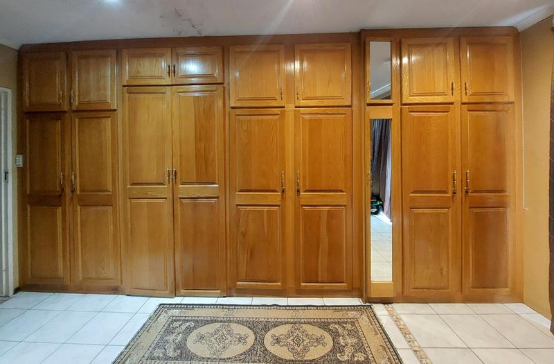 4 Bedroom Property for Sale in Lenasia South Gauteng