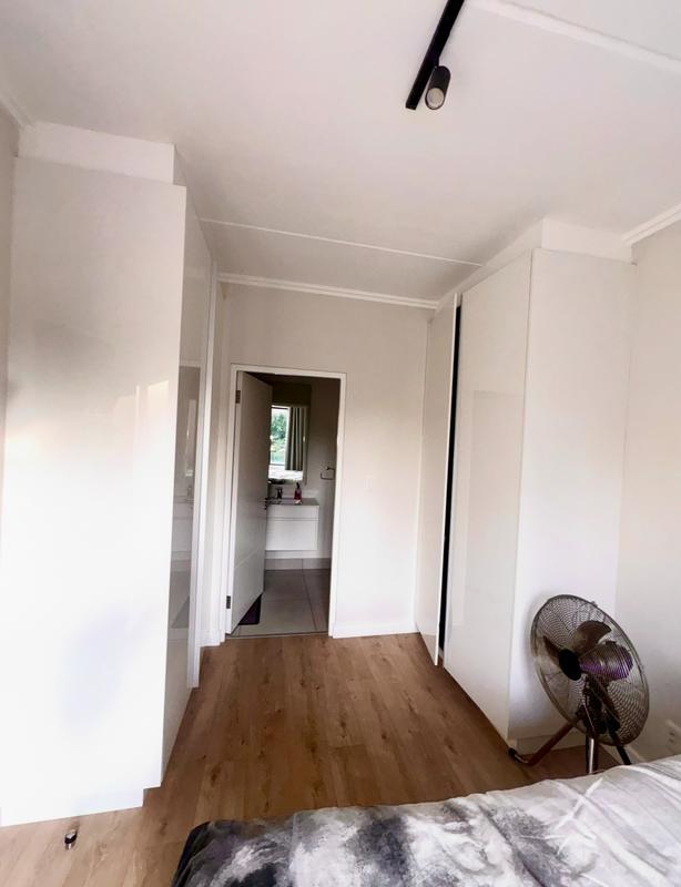 To Let 1 Bedroom Property for Rent in Sandringham Gauteng
