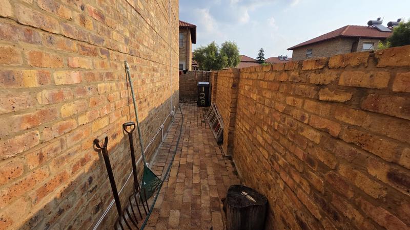 3 Bedroom Property for Sale in Annlin Gauteng