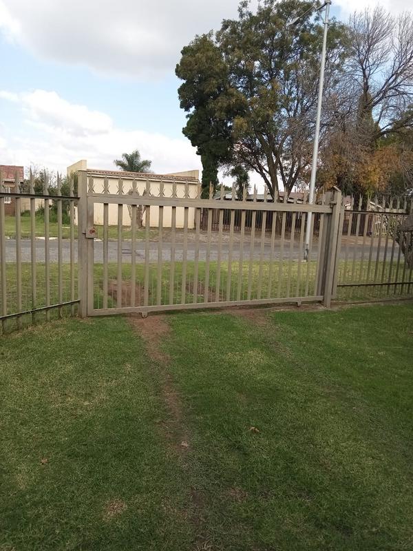 1 Bedroom Property for Sale in Strubenvale Gauteng