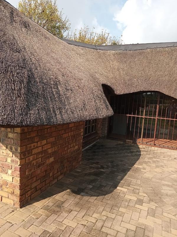 1 Bedroom Property for Sale in Strubenvale Gauteng