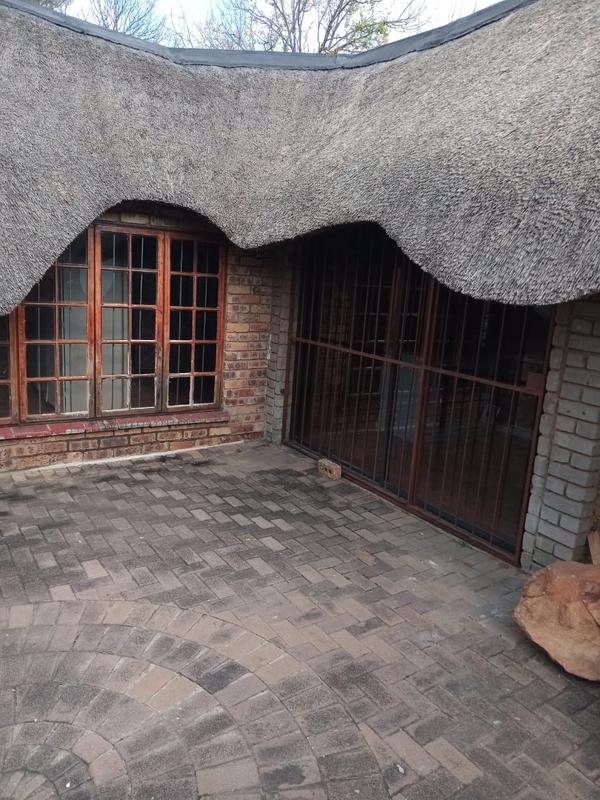 1 Bedroom Property for Sale in Strubenvale Gauteng