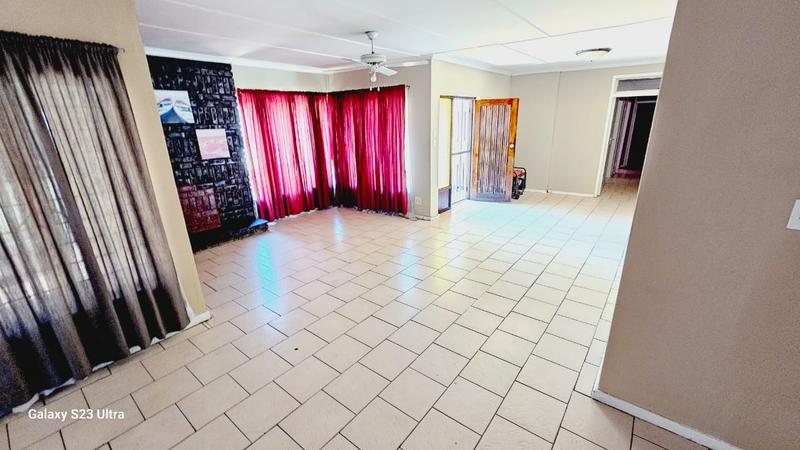 To Let 4 Bedroom Property for Rent in Albemarle Gauteng