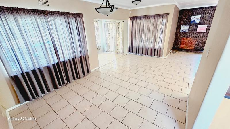 To Let 4 Bedroom Property for Rent in Albemarle Gauteng