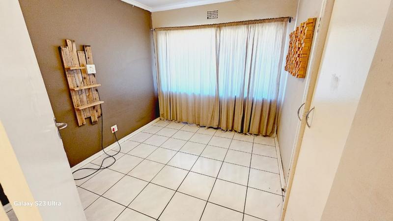 To Let 4 Bedroom Property for Rent in Albemarle Gauteng
